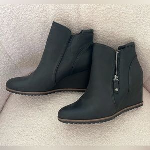 BRAND NEW Naturilizer Soul Black Boot (Sz 8)